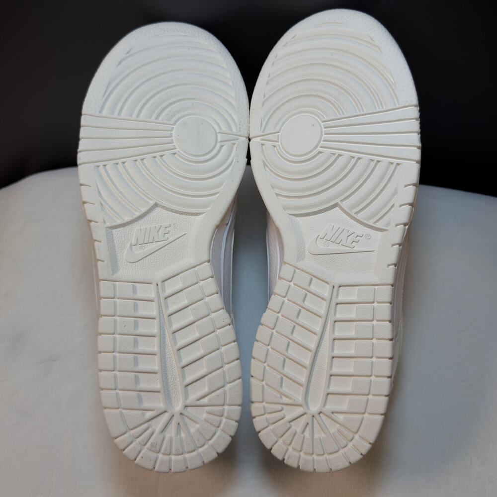 Nike Women’s Dunk Low “Valentine’s Day 2024” FQ7056-100 | 9.5W - Picture 11 of 12